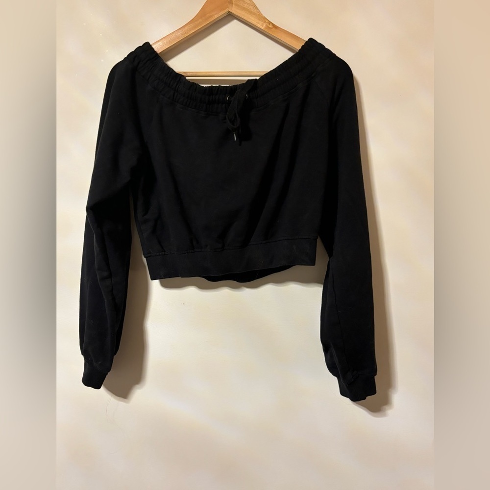 Sommer Ray- off the shoulder cropped sweater XL